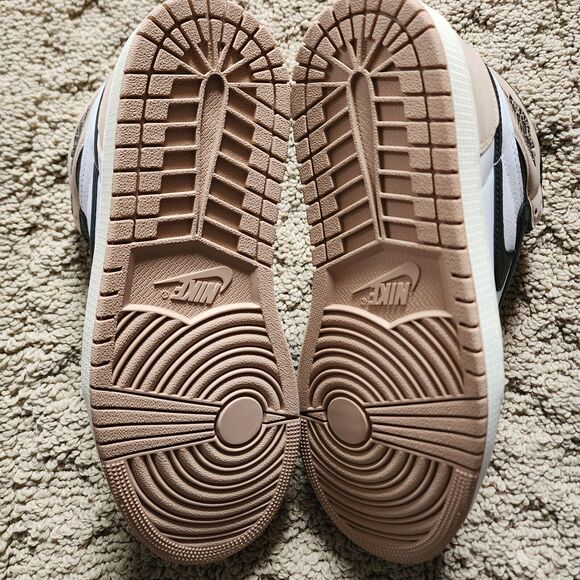 Wmns Air Jordan 1 Retro OG High Latte Brand New Sz 10 - Picture 7 of 10